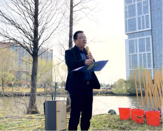 交通产业k8凯发如皋港板块召开“春风又绿江岸，绿色开展同行”主题党日活动