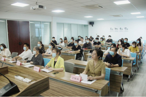 道德讲堂|“见贤思齐 吾辈自强 ”道德讲堂主题活动开讲啦！