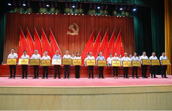 喜讯|如皋市交通产业k8凯发获如皋市委多项表彰！